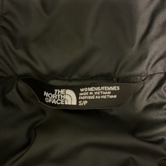 North Face Pullover Jacket - Picture 8 of 8